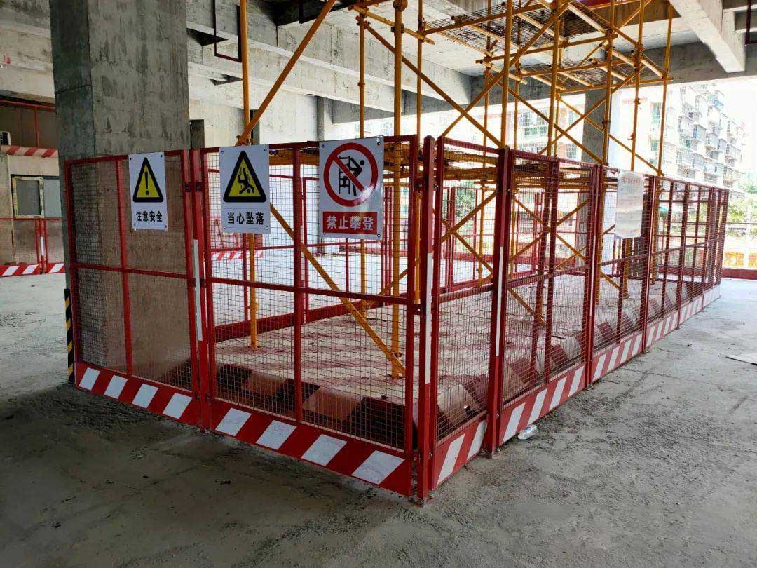 洛阳隋唐遗址地铁站临边基坑护栏网装置-amjs澳金沙门线路首页实业洛阳围挡厂家