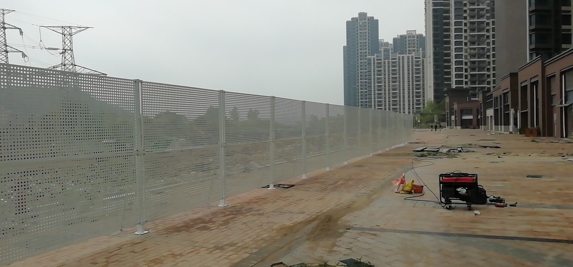 法库工地施工冲孔网围挡批发-amjs澳金沙门线路首页实业洛阳围挡厂家